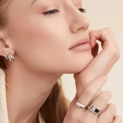 Rings<Mejuri Baguette Diamond Half Eternity Band
