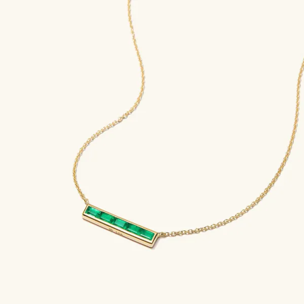 Necklaces<Mejuri Baguette Emerald Bar Necklace