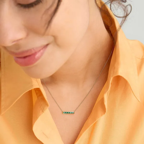 Necklaces<Mejuri Baguette Emerald Bar Necklace