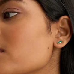 Earrings<Mejuri Baguette Emerald Stud Earrings