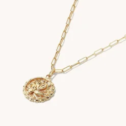 Necklaces<Mejuri Balance: Terra Coin Charm Pendant