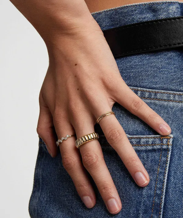 Rings<Mejuri Bezel Lab Grown Diamond Zig-Zag Ring