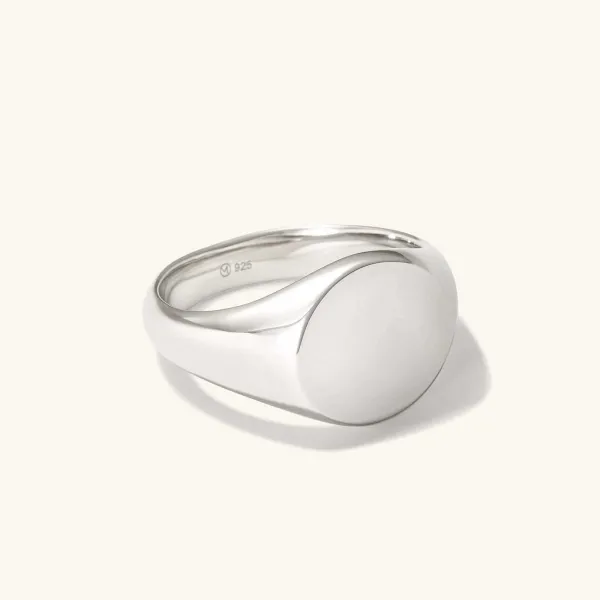 Rings<Mejuri Bold Round Signet Ring