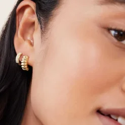 Earrings<Mejuri Charlotte Hoops