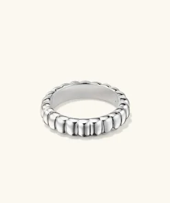 Rings<Mejuri Charlotte Slim Ring