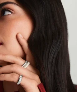 Rings<Mejuri Charlotte Slim Ring