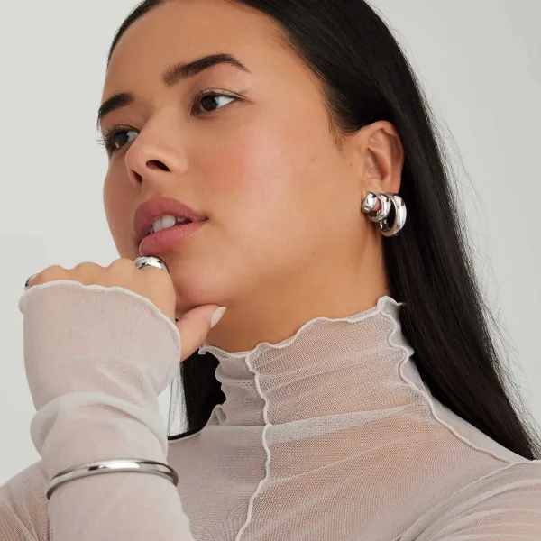 Earrings<Mejuri Chunky Huggie Hoops