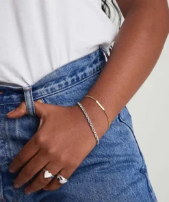 Bracelets<Mejuri Engravable Bar Curb Chain Bracelet