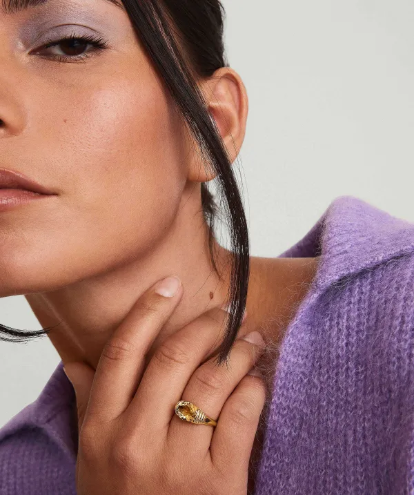 Rings<Mejuri Heirloom Ring