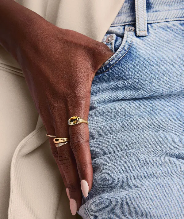Rings<Mejuri Heirloom Ring