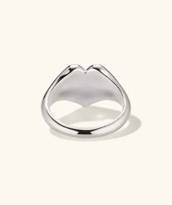 Rings<Mejuri Large Heart Signet