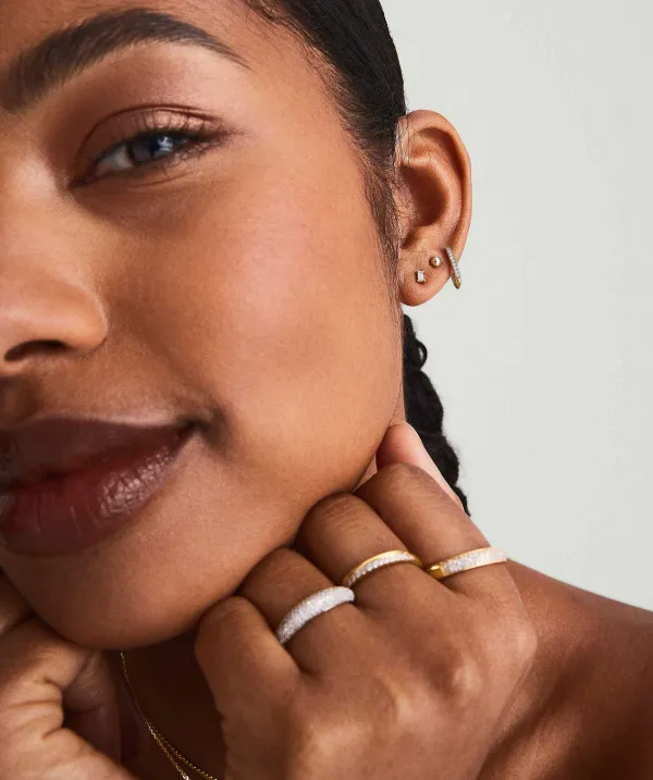 Earrings<Mejuri Mini Baguette Diamond Stud