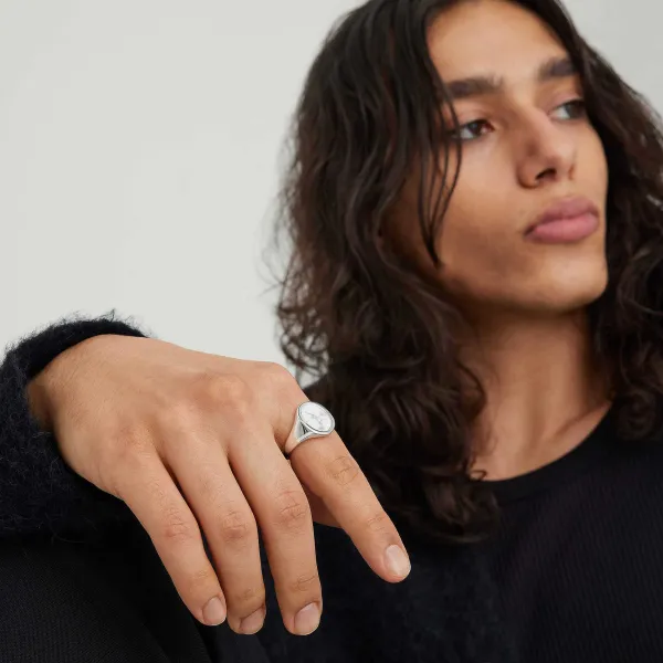 Rings<Mejuri Oval Gemstone Signet Ring