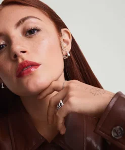 Earrings<Mejuri Patra Medium Hoops
