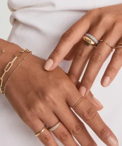 Rings<Mejuri Pav Diamond Thin D Me Ring