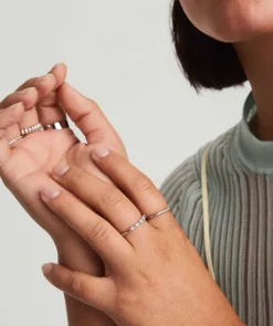 Rings<Mejuri Pear Multi Diamond Ring