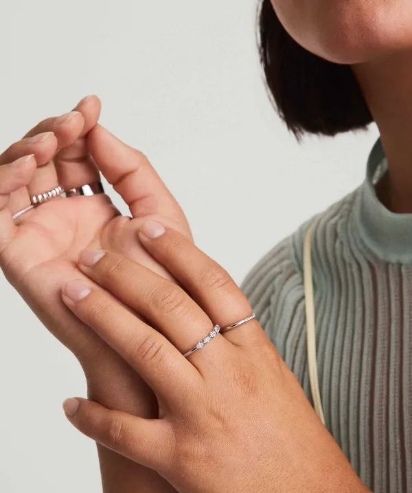 Rings<Mejuri Pear Multi Diamond Ring