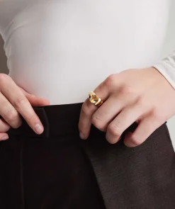 Rings<Mejuri Puffy Charlotte Gemstone Ring