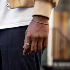 Rings<Mejuri Slim Rectangular Signet Ring