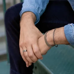 Rings<Mejuri Slim Rectangular Signet Ring