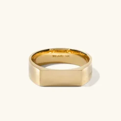 Rings<Mejuri Slim Rectangular Signet Ring