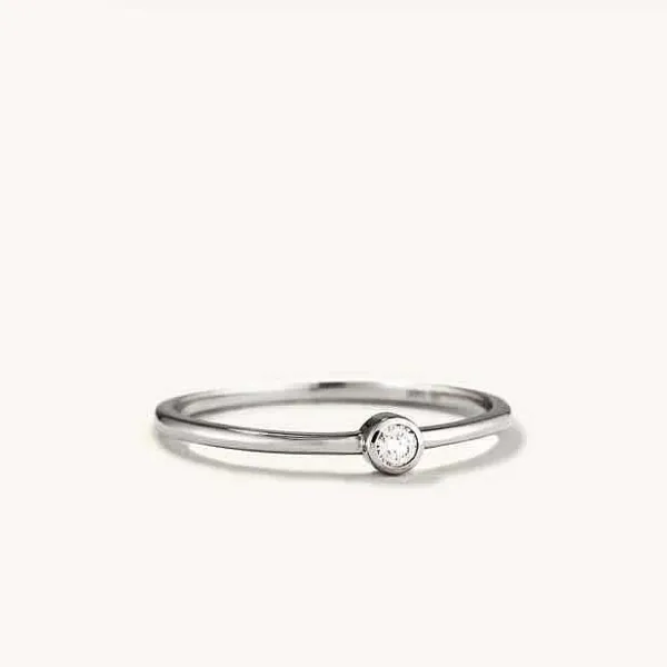 Rings<Mejuri Solo Diamond Ring