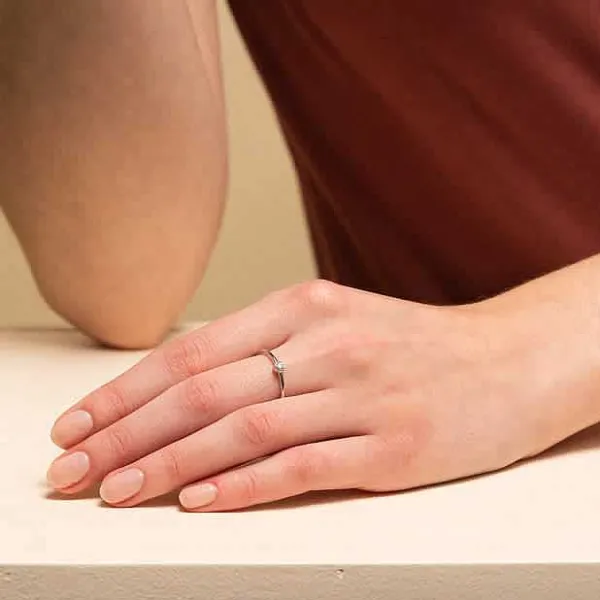Rings<Mejuri Solo Diamond Ring