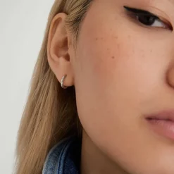 Earrings<Mejuri Tube Huggie Hoops