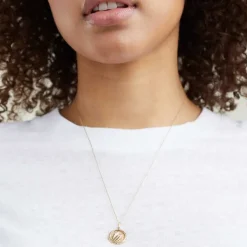 Necklaces<Mejuri Victory: Winged Coin Charm Pendant